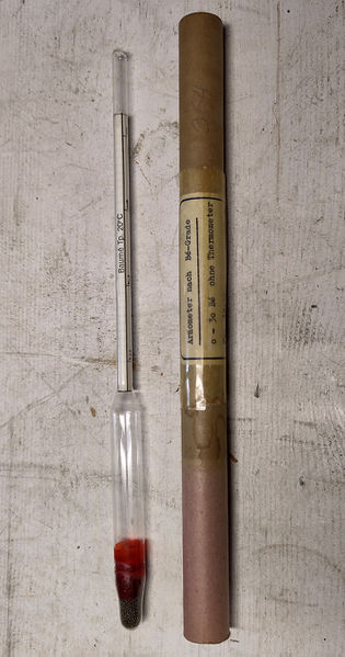Datei:964 Armaturen und Geraete.jpg