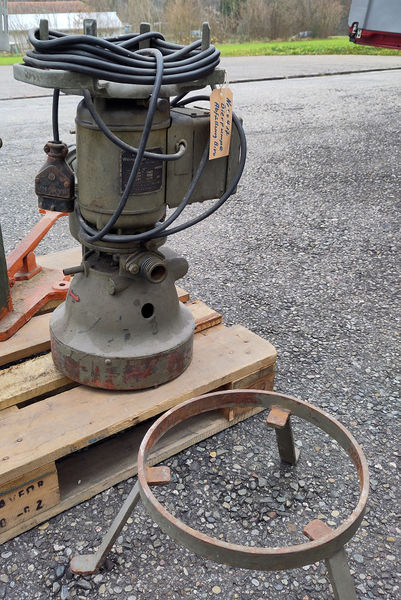 Datei:1072 Pumpen.jpg